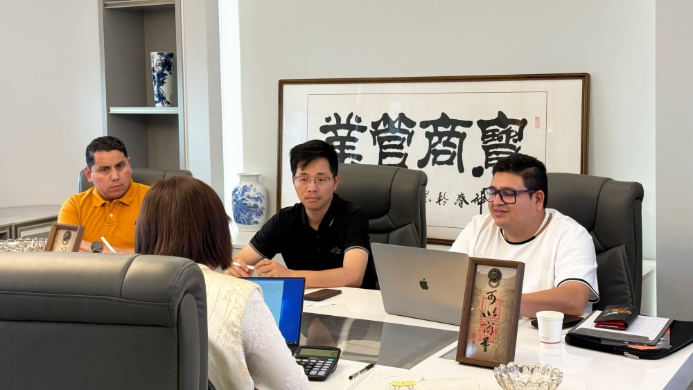 We extend a warm welcome to the Mexican client delegation for their visit and exchange at Yantai Xinbaoshang.